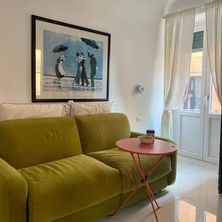 Cozy New Studio In The Center Of With Balcony شقة