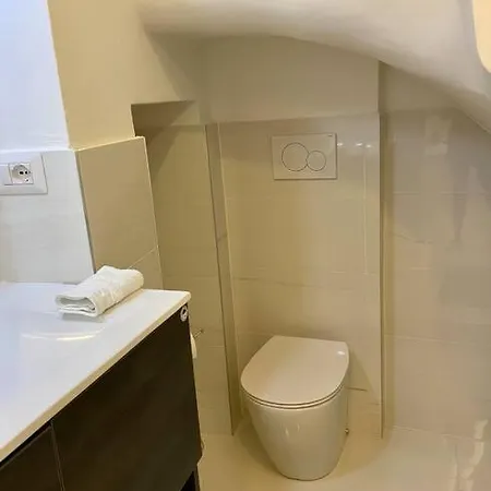 Cozy New Studio In The Center Of With Balcony سانريمو