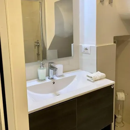 Cozy New Studio In The Center Of With Balcony Apartamento *